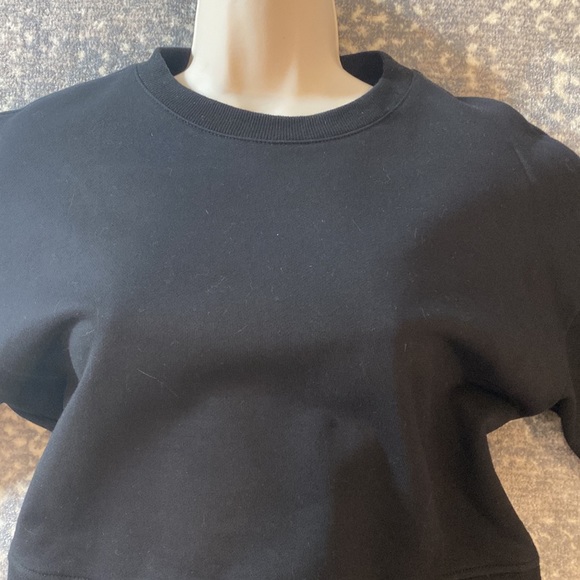 DEREK LAM BLACK SHORT SWEATSHIRT WITH FEATHERS NWOT - Picture 4 of 15